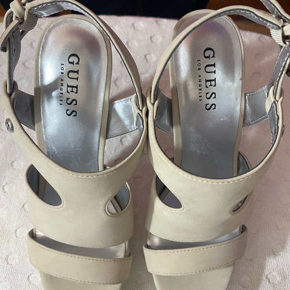GUESS OFF-white brushed leather Sandal with Stacked Heel - Picture 6 of 16